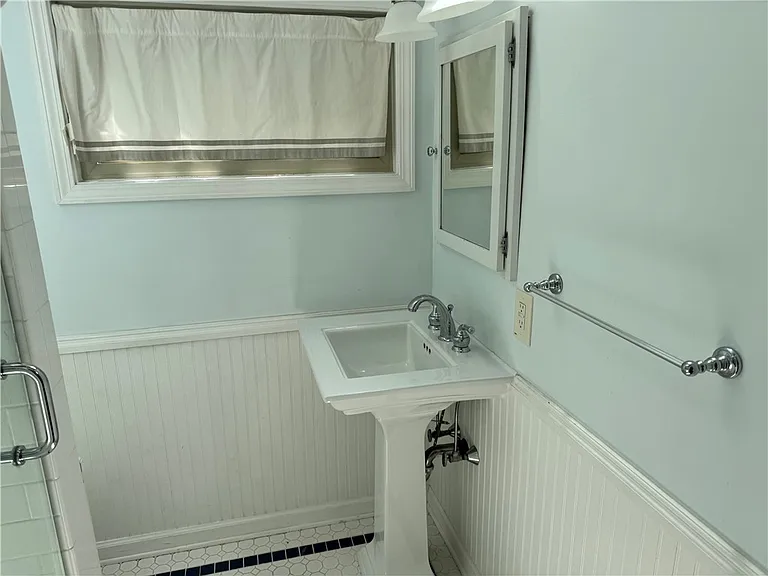 633 Crystal Dr — Photo 22