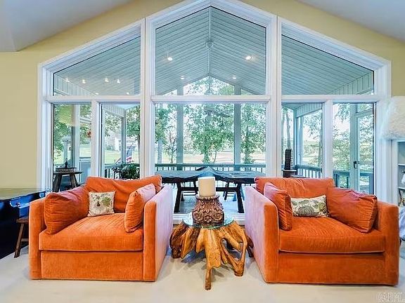 2nd image of 10 Lindura Ln