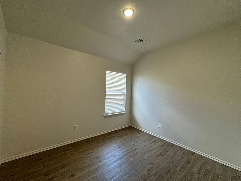 1416 SW Texas Ave — Photo 5