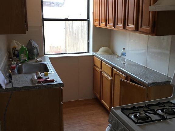 3rd image of 2066 E 28th St #1