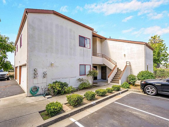 3rd image of 27949 Thornton Ct #1B