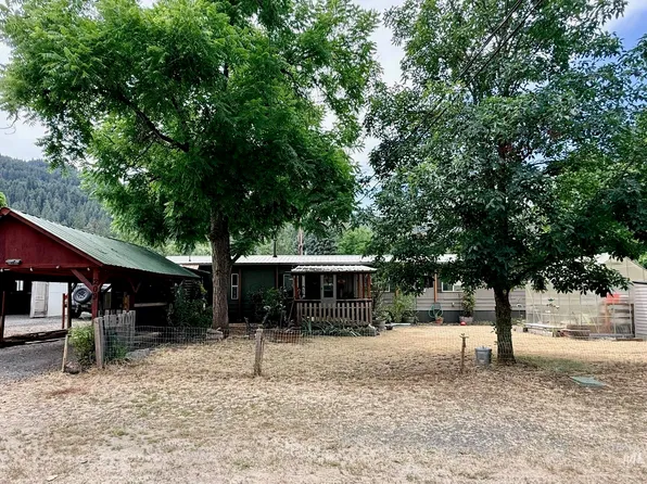 209 E Court St, Peck, ID 83545