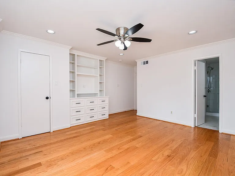 6114 Kirby Dr — Photo 25