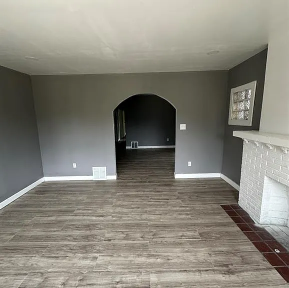 3220 Gladstone St — Photo 3
