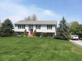 6 Tears Ct, Shawangunk, NY 12589