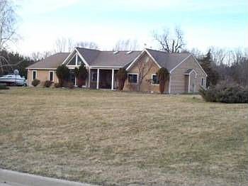 1st image of 18 White Horse Ln