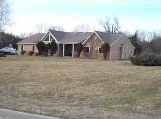 18 White Horse Ln, Chester, NY 10918