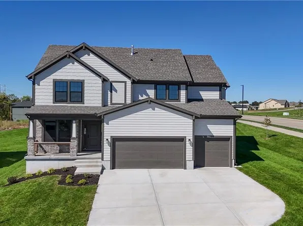 6100 Barth Rd, Shawnee, KS 66226