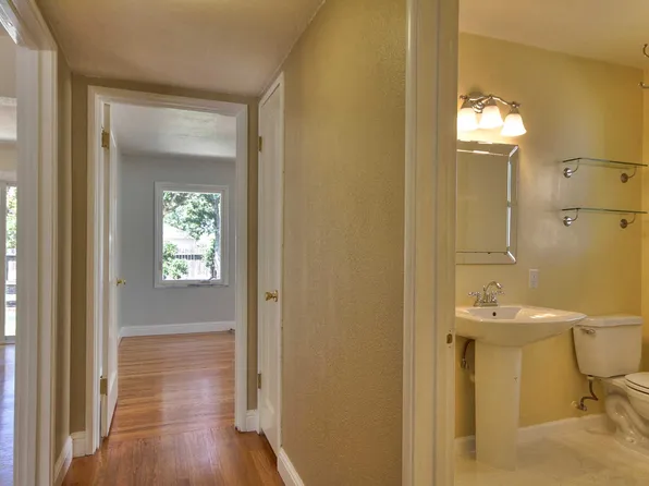 5220 Helen Way, Sacramento, CA 95822
