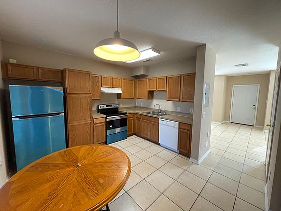 5th image of 1255 Charlesworth Dr #1255
