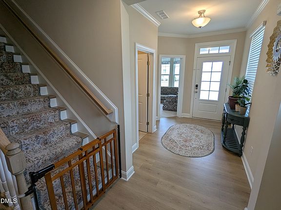 3rd image of 101 Faxton Way