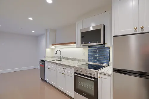 351 W James St Photo 1