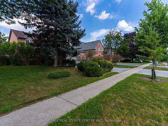 2nd image of 4623 Hewicks Ln