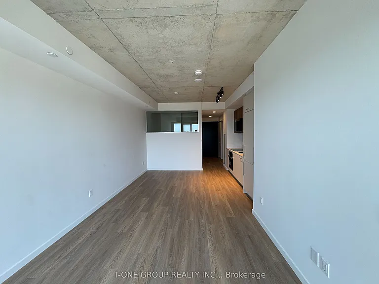 689 The Queensway #619 — Photo 16