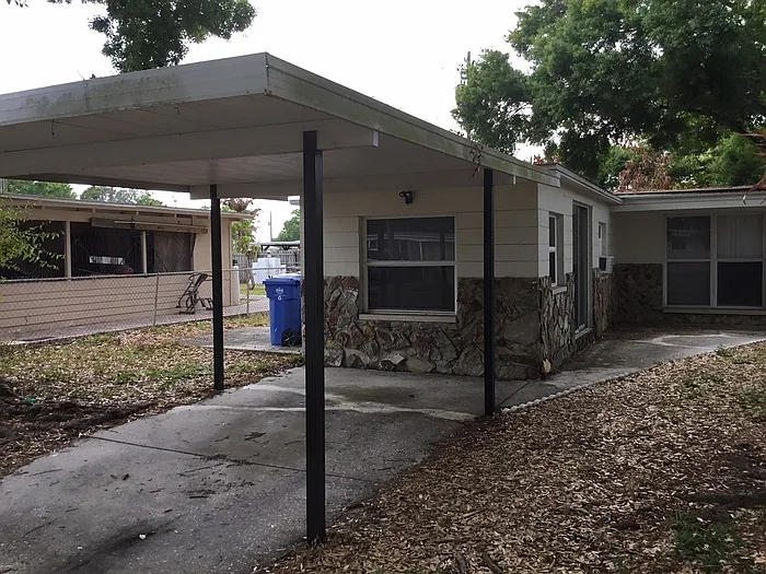 1703 Carnegie Cir — Photo 4