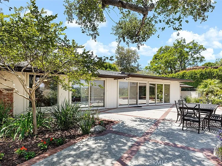 850 Chula Vista Ave — Photo 29
