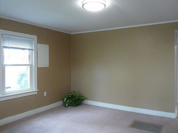 2nd image of 105 Evelyn Dr