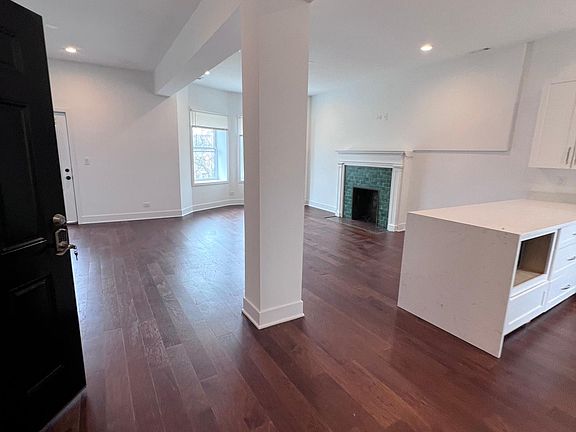 3rd image of 4924 S King Dr #1S