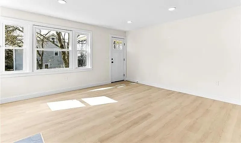 2 bed, 1.0 bath, 920 sqft, $2,650 — Photo 4