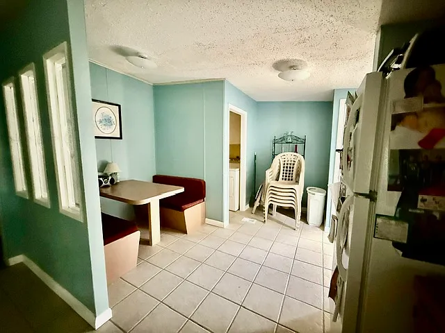 470 Hilltop Ct — Photo 13