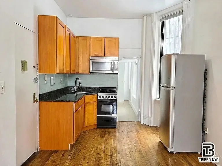 488 Saint Nicholas Ave #2B — Photo 3