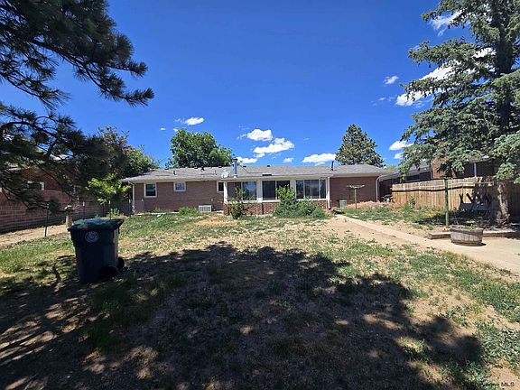 3rd image of 721 Arapaho St