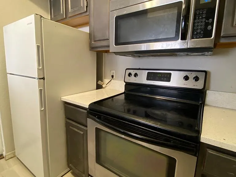 8301 Elm Park Dr #625 — Photo 6