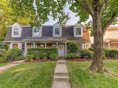 207 Fen Way #207, Syosset, NY, 11791