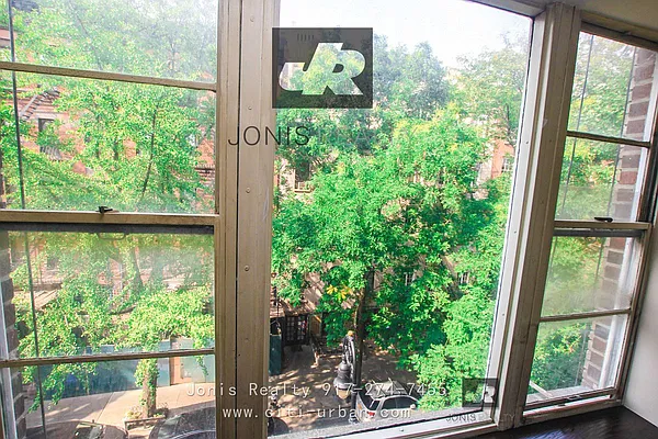 Rented by Jonis Realty | media 7