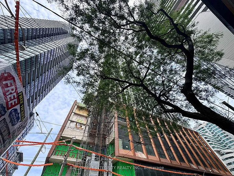 400 King St W #1912 — Photo 3