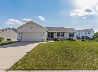 1411 Quail Run Ln, Cedar Falls, IA 50613