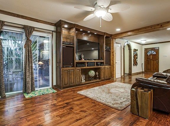 4th image of 3559 Waldorf Dr