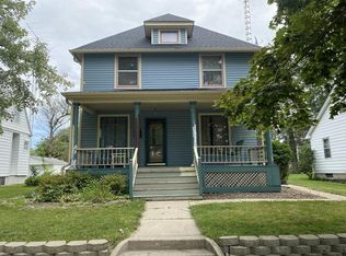 228 S Genoa St, Genoa, IL 60135