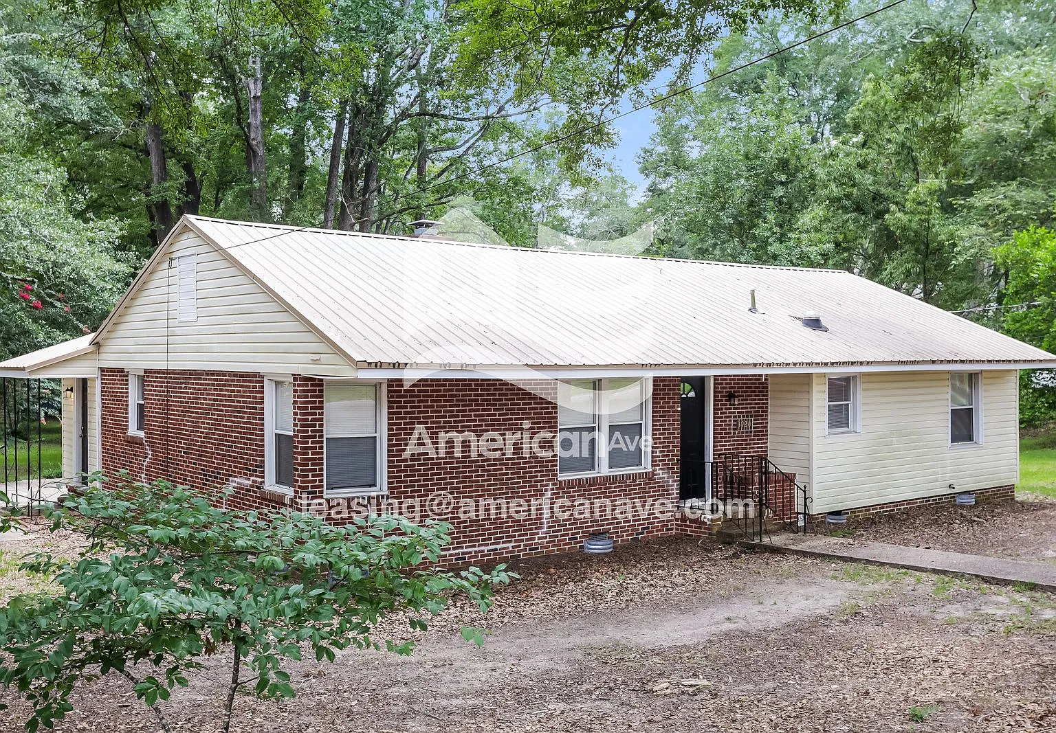 3 bed, 1.0 bath, 1583 sqft, $1,535 — Photo 2