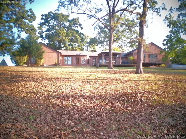 1814 Sagrada Dr, Edwards, MO 65326