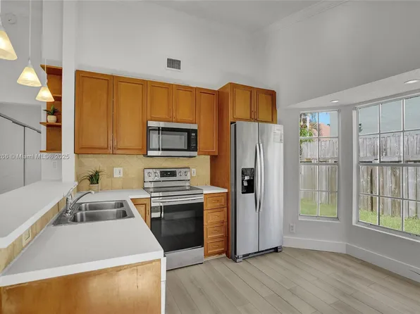 1405 Seagrape Cir, Fort Lauderdale, FL 33326