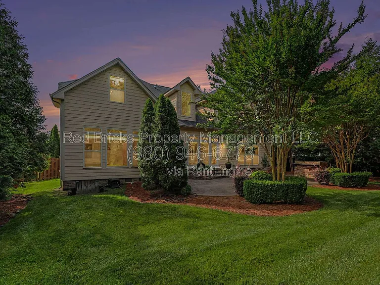 10644 Euclid Ave NW — Photo 31
