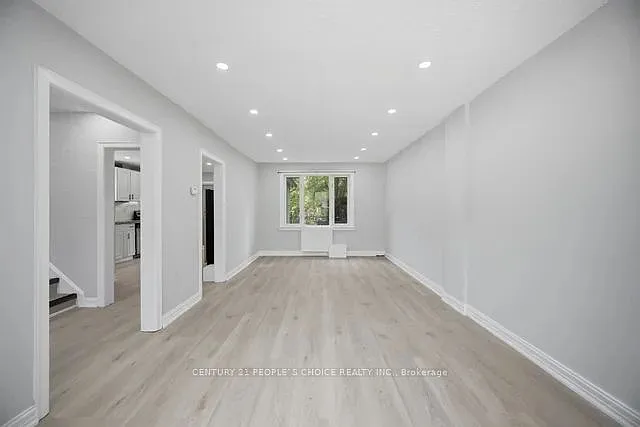 249 Burnhamthorpe Rd #-MAIN — Photo 12
