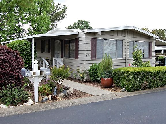 4th image of 128 Leafwood Way #41