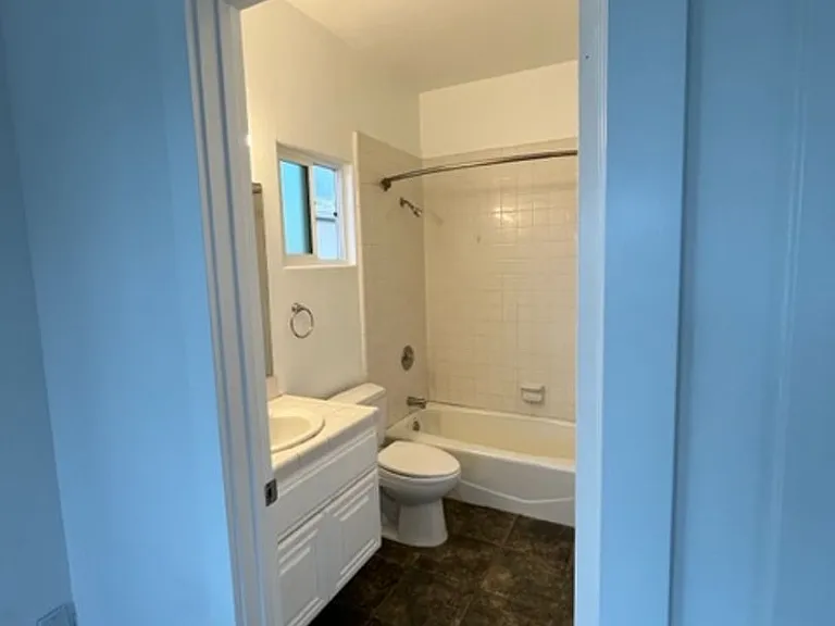 4927 Brighton Ave — Photo 15