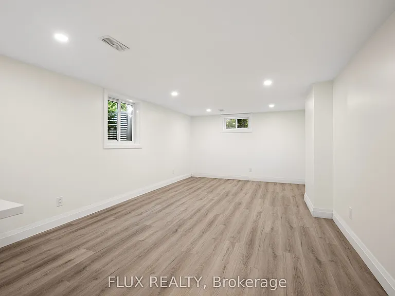 235 Guelph St #2 — Photo 8