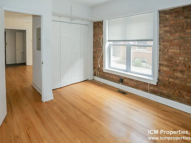 839 W Cornelia Ave #1 — Photo 1