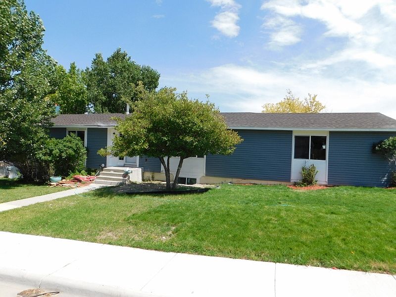 1st image of 220 Summer View Dr
