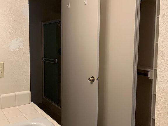 4th image of 2209 N 10th Ave