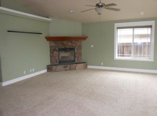 1555 W Harbeck Rd, Grants Pass, OR 97527