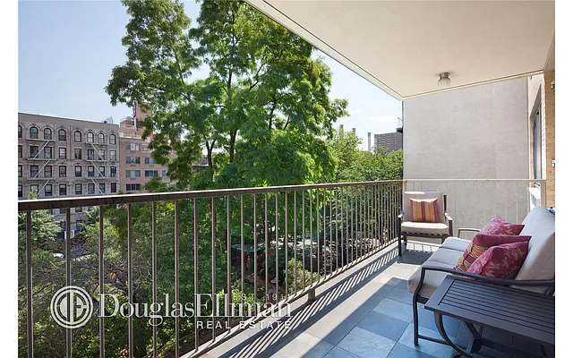 Sold by Douglas Elliman | media 26
