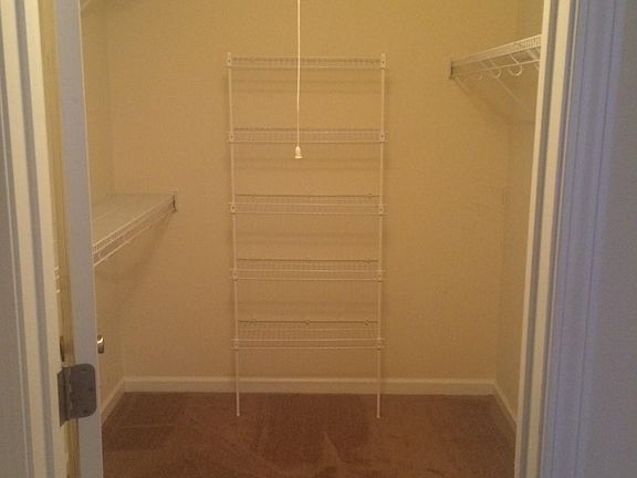 4th image of 613 Hampstead Ave