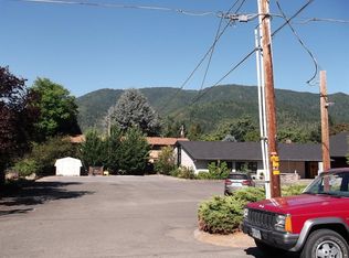 512 Broadway St, Rogue River, OR