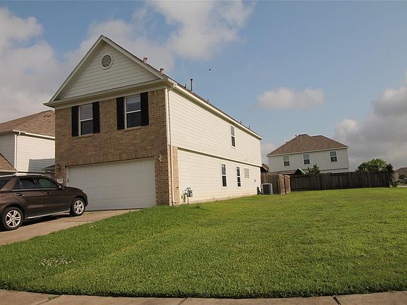 2nd image of 18439 Ranch View Trl