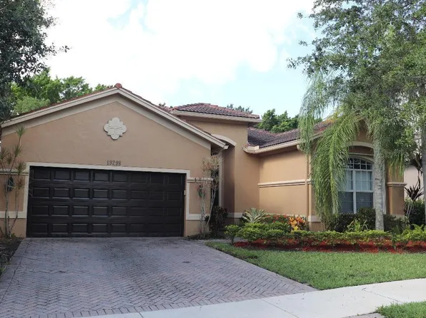 19298 Seneca Ave, Fort Lauderdale, FL 33332